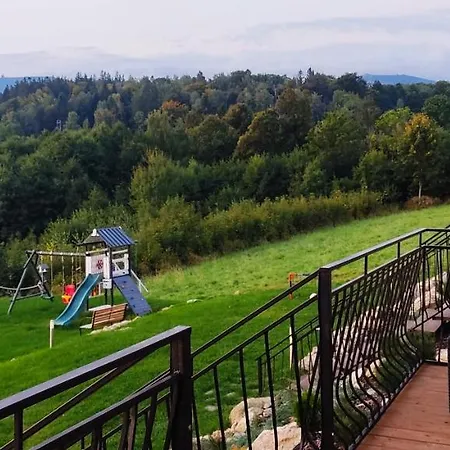 Na Skale Z Widokiem Na Panorame Karkonoszy שצ'קלארסקה פוראובה