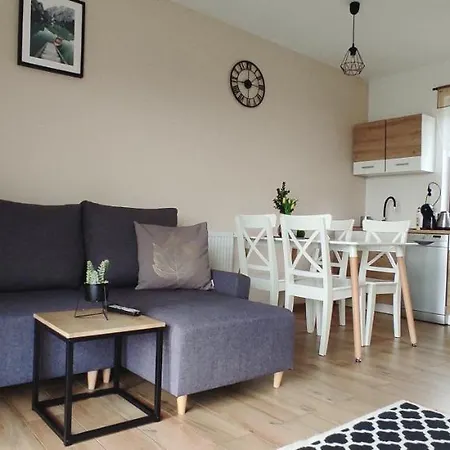 Na Skale Z Widokiem Na Panorame Karkonoszy בקתה